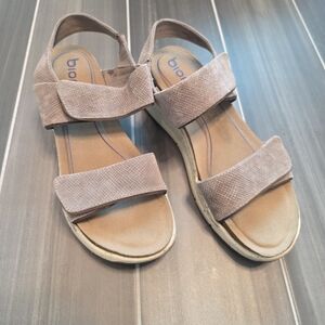 Women's Bionica Suede Sandals SIZE 11 slingback cutout comfort taupe